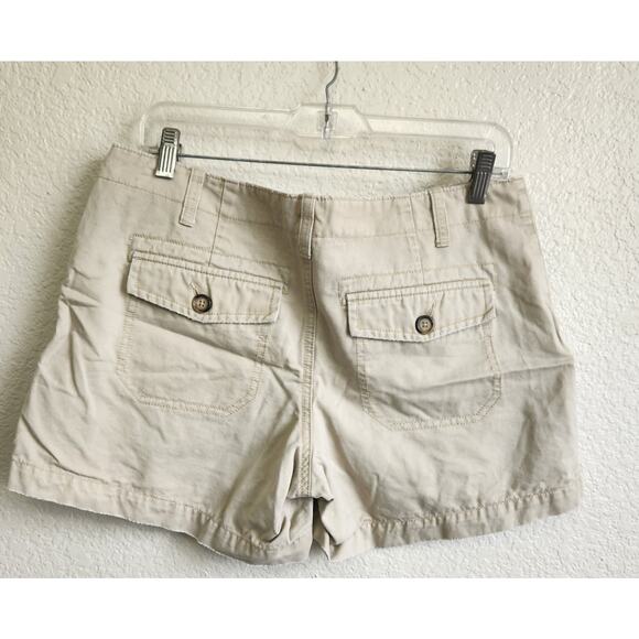 Old Navy Tan Beige Chino Shorts 8 Lightweight Soft Slashed Pockets Belt Loops - Picture 2 of 4
